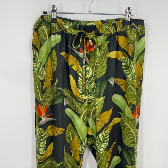 SHILLA Exotic floral tropical jogger pants size M - Picture 3 of 10